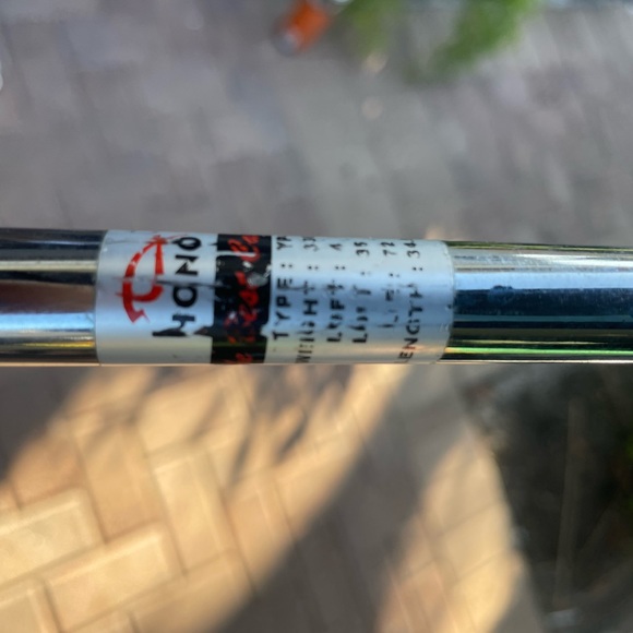 Hono YP500 Putter And Chipper All In One 
The head moves up/ down - Picture 6 of 8